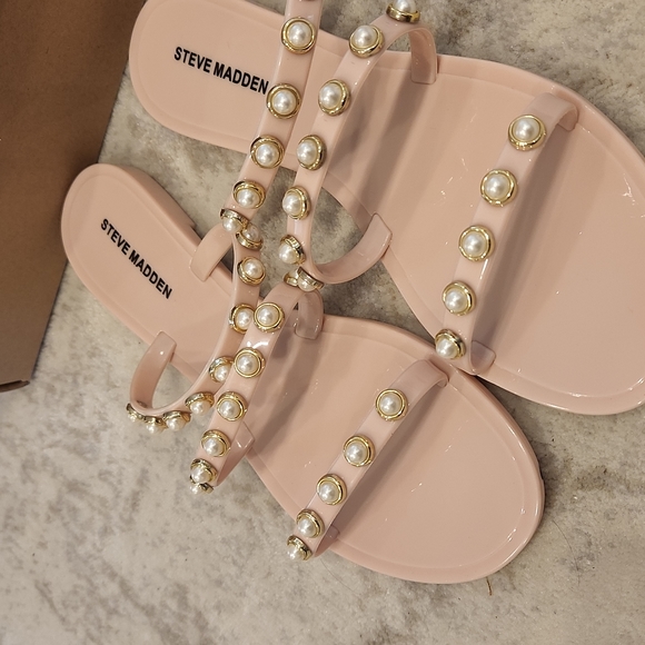 NIB Steve Madden Yalsa Blush/Pearl Embellishments Jelly Sandals - Picture 3 of 5